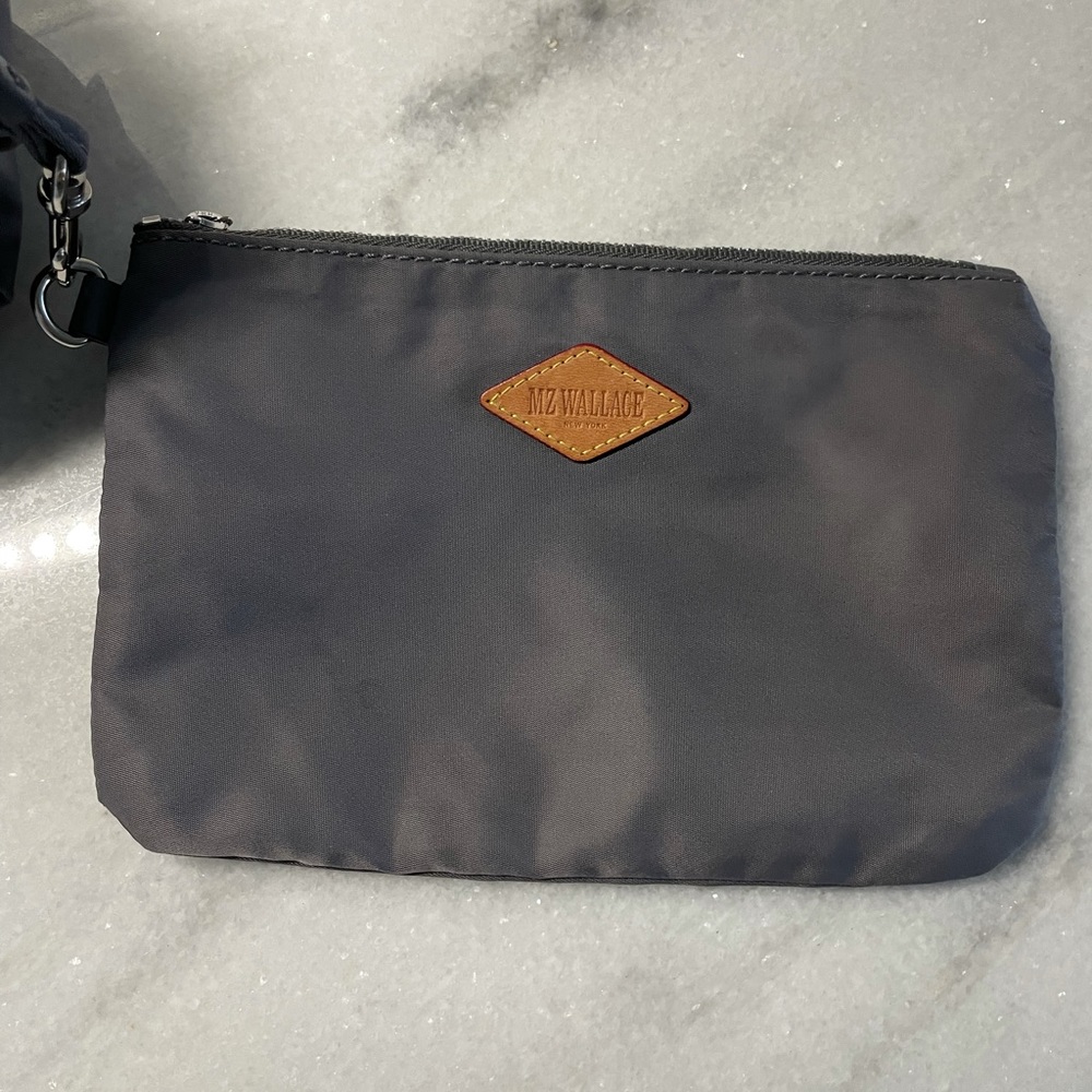 MZ WALLACE EUC Gray (the new neutral) Hobo Bag GREAT size. W/pouch & extra strap - Picture 4 of 9